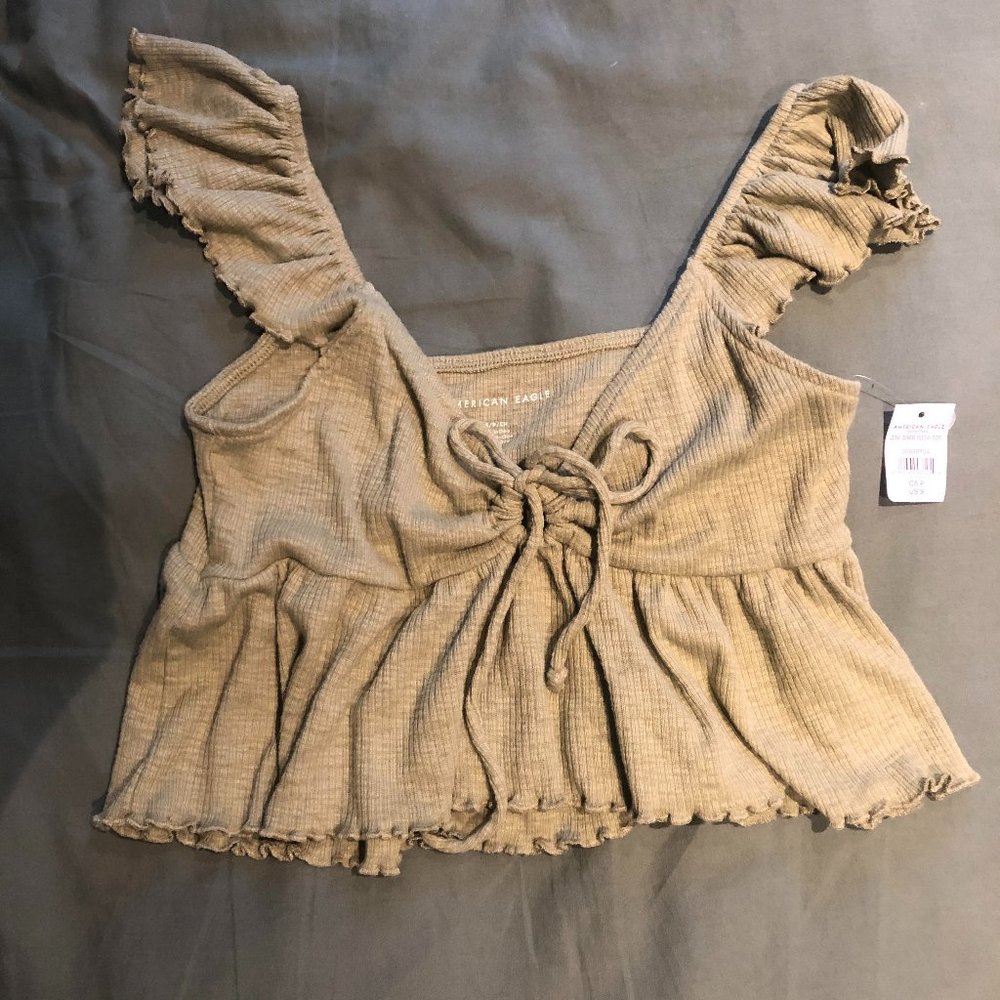 American Eagle, Green Flowy Crop Top. Size US S.